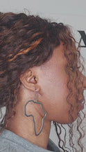 Load and play video in Gallery viewer, Afrocentric Earrings
