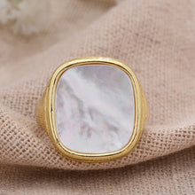 Load image into Gallery viewer, White Pearl Ring
