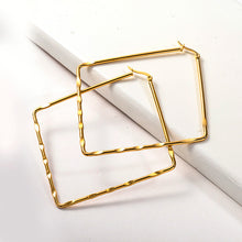 Load image into Gallery viewer, Umilele Geometric Hoops Earrings - Umilele Jewels
